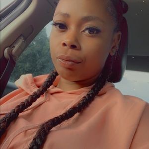 Meet your Posher, Simone